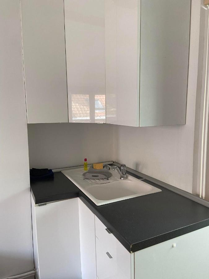 Appartement Dans Une Impasse Calme Proche De La Gare อาเมียงส์ ภายนอก รูปภาพ