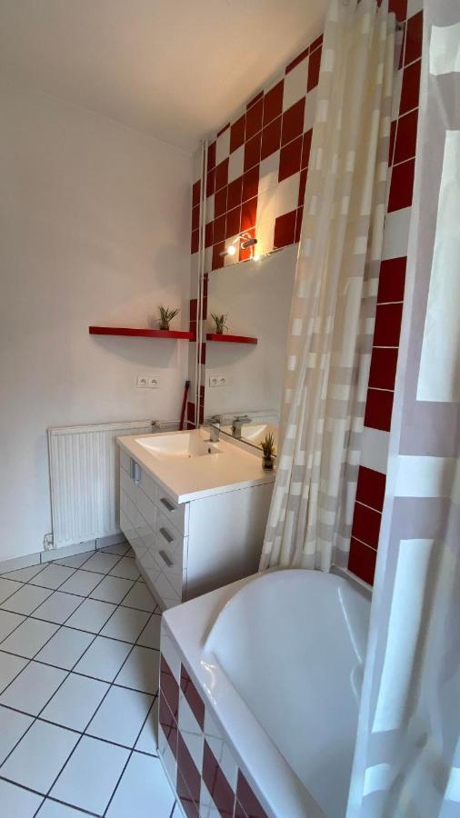 Appartement Dans Une Impasse Calme Proche De La Gare อาเมียงส์ ภายนอก รูปภาพ